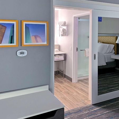 Hampton Inn & Suites Houston East Beltway 8, Tx Cloverleaf Bagian luar foto