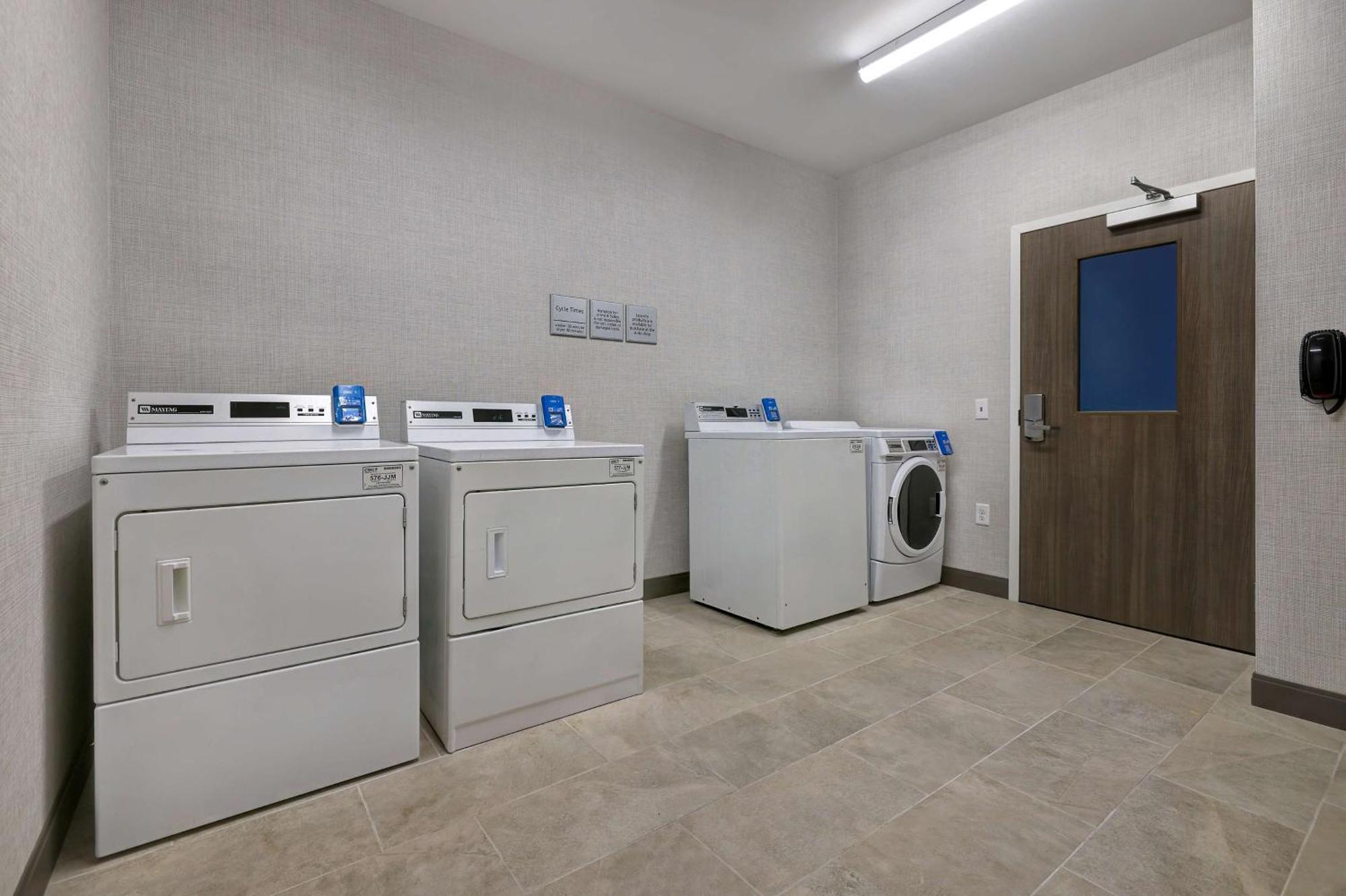 Hampton Inn & Suites Houston East Beltway 8, Tx Cloverleaf Bagian luar foto