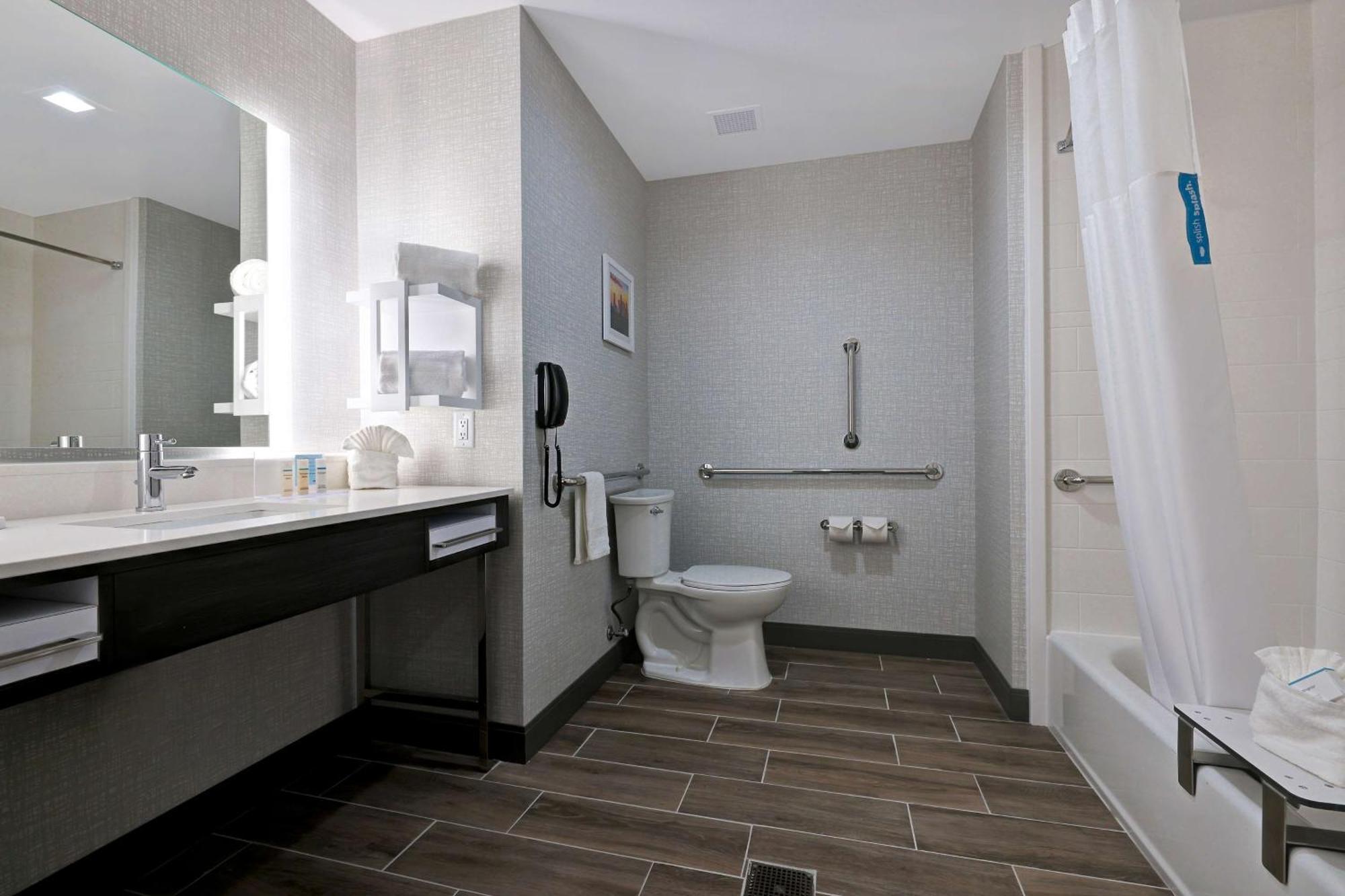 Hampton Inn & Suites Houston East Beltway 8, Tx Cloverleaf Bagian luar foto
