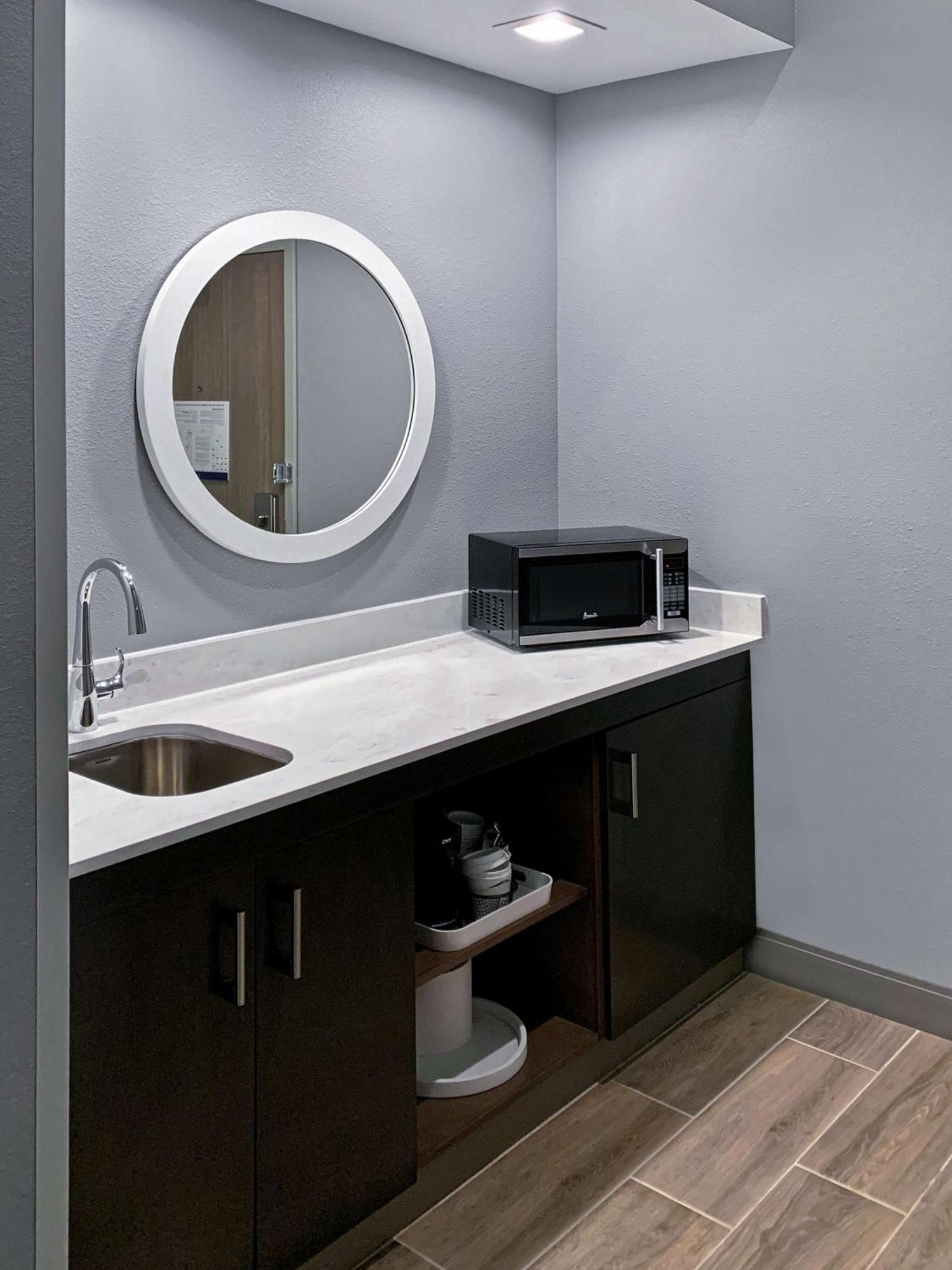 Hampton Inn & Suites Houston East Beltway 8, Tx Cloverleaf Bagian luar foto