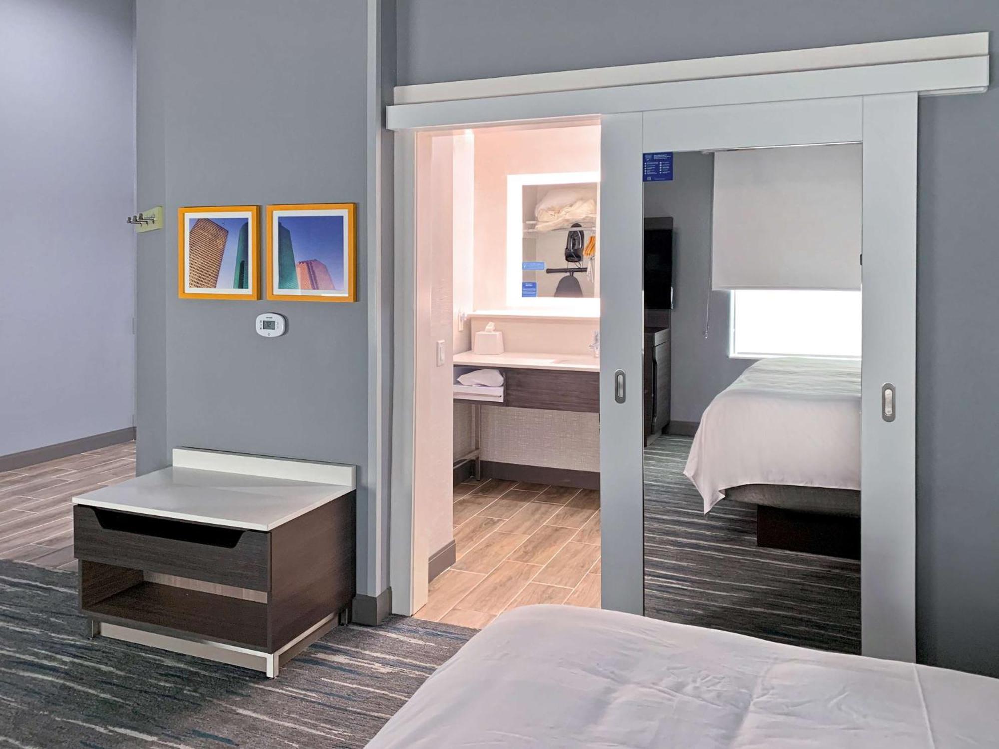 Hampton Inn & Suites Houston East Beltway 8, Tx Cloverleaf Bagian luar foto
